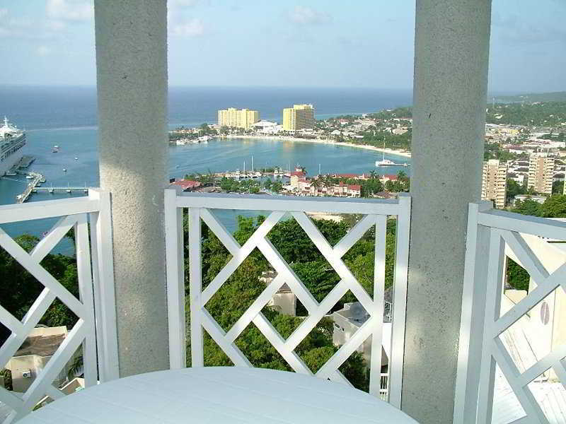 Skycastles Condominiums Ocho Rios Exterior foto