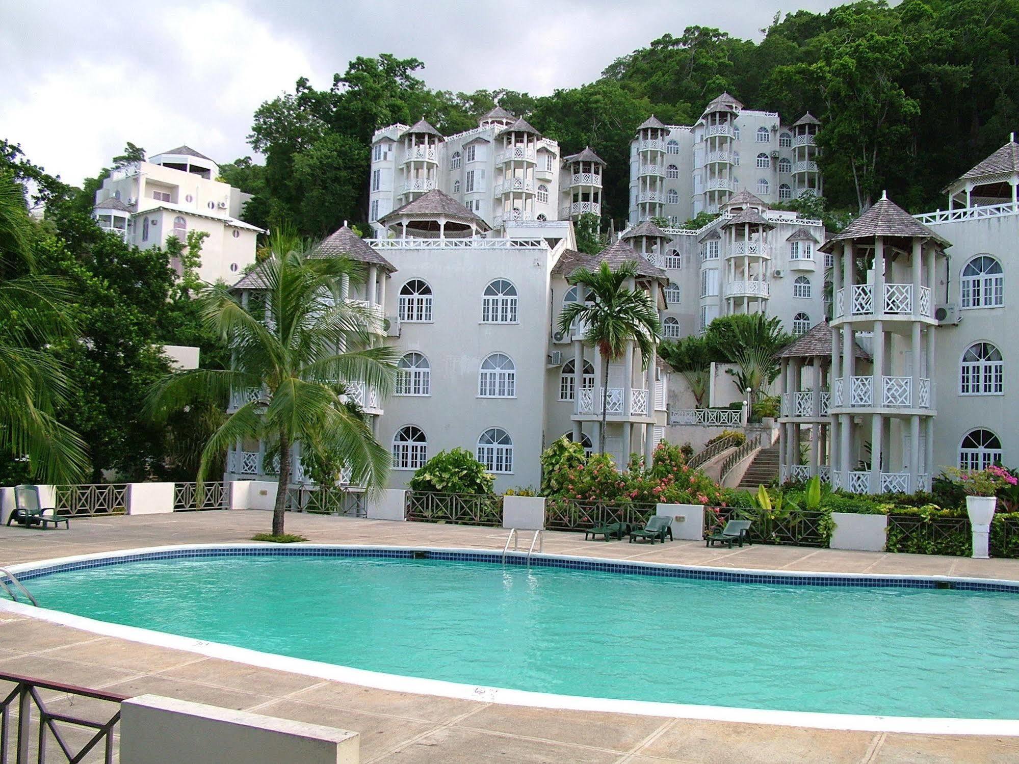Skycastles Condominiums Ocho Rios Facilidades foto